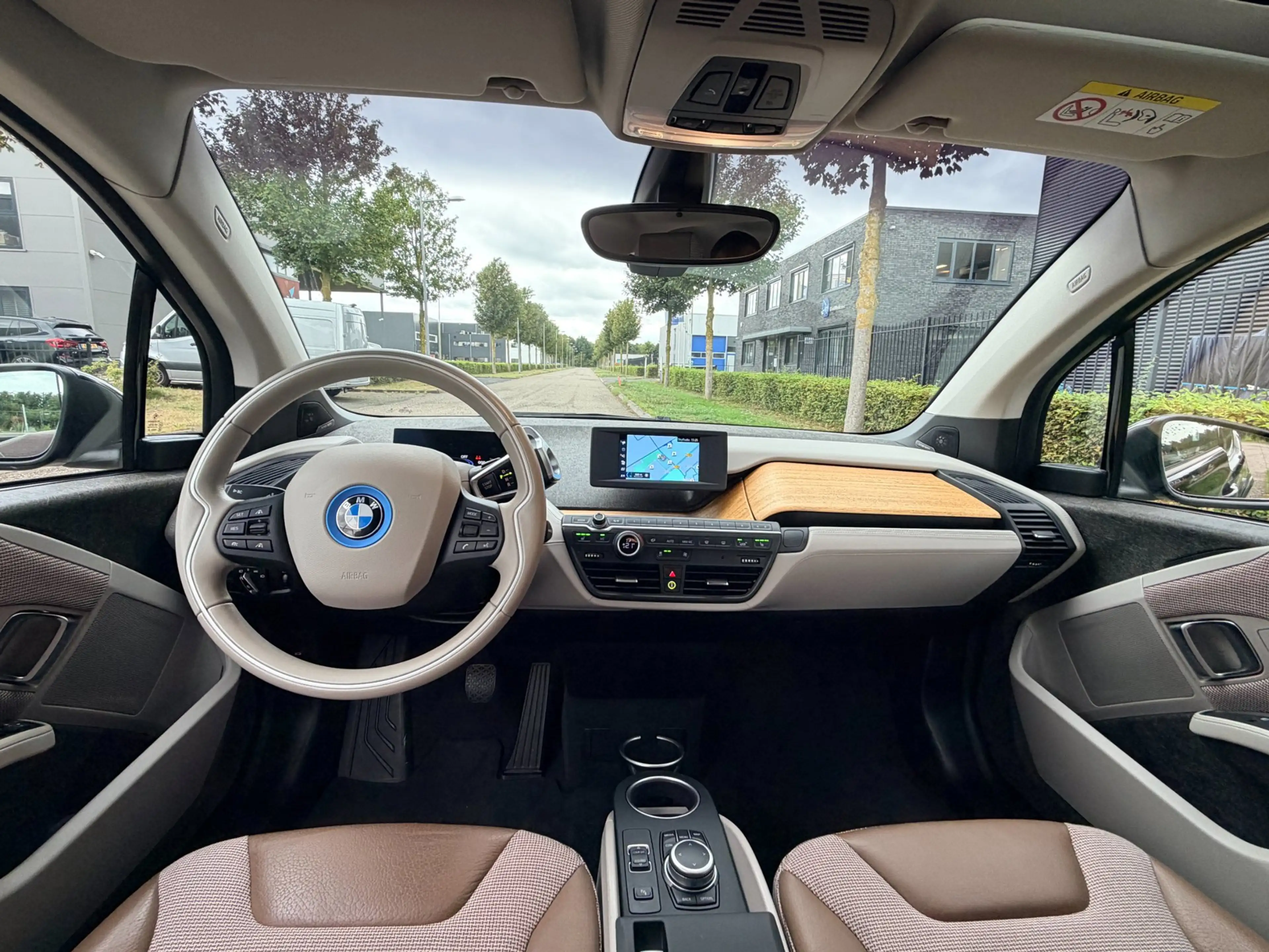 BMW i3 I3 Sport, H&K, glasdak, camera — photo 5