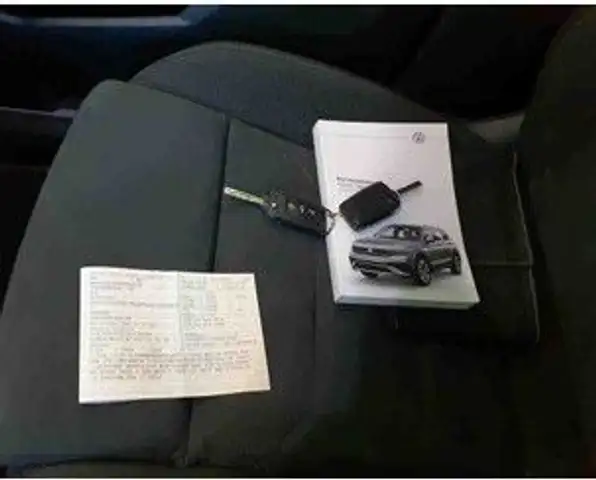 Volkswagen Tiguan Allspace view 9