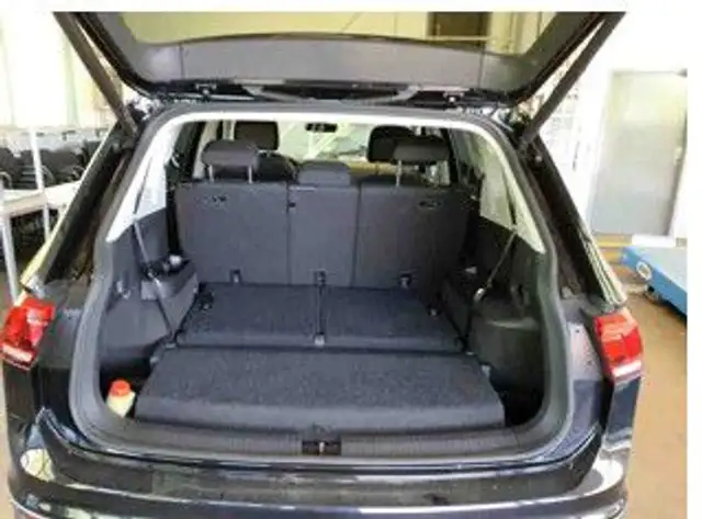 Volkswagen Tiguan Allspace view 5