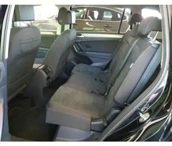 Volkswagen Tiguan Allspace view 10