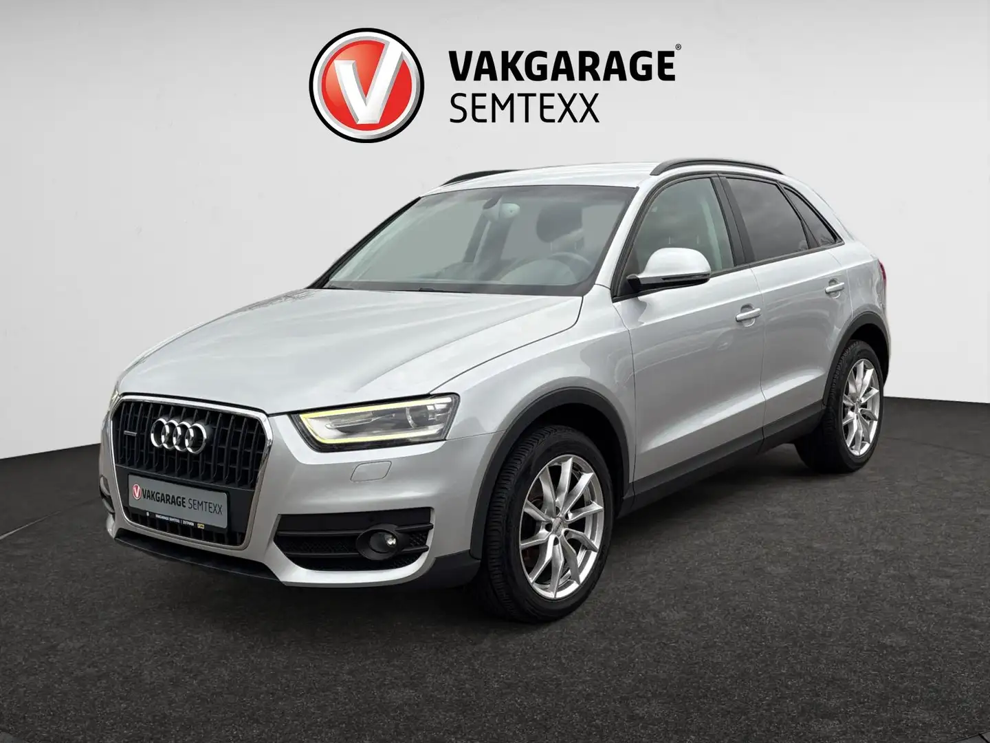 Audi Q3 2.0 TFSI Quattro | Navi | Clima | Electr. Verstelb Grijs - 1