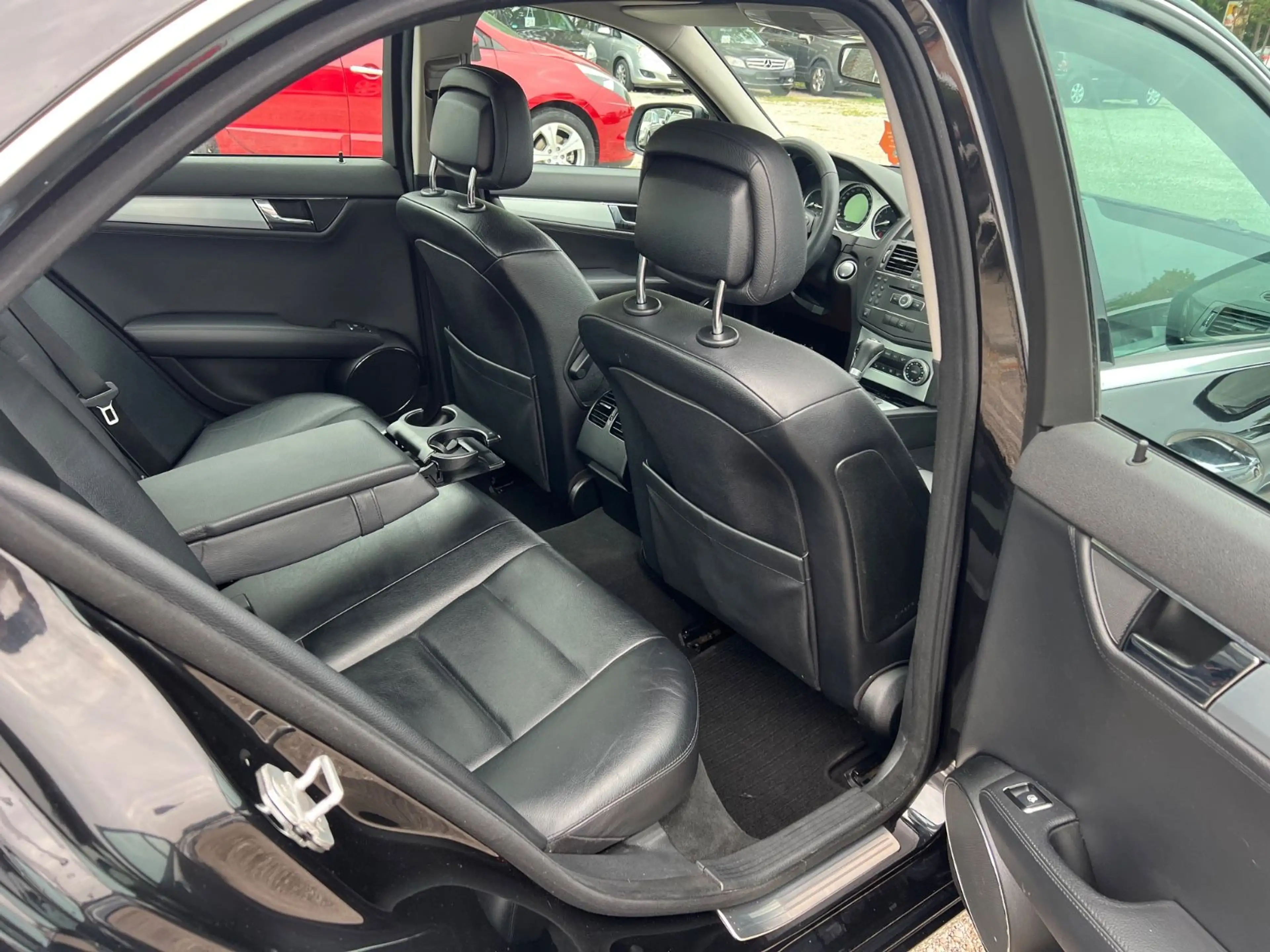 Mercedes-Benz C 350 Limousine - AUTOMATIK - TÜV 07.2027 — photo 14