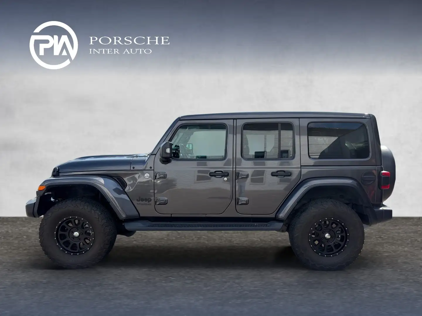 Jeep Wrangler Unlimited Sahara 2,2 CRDi Aut. Grau - 2
