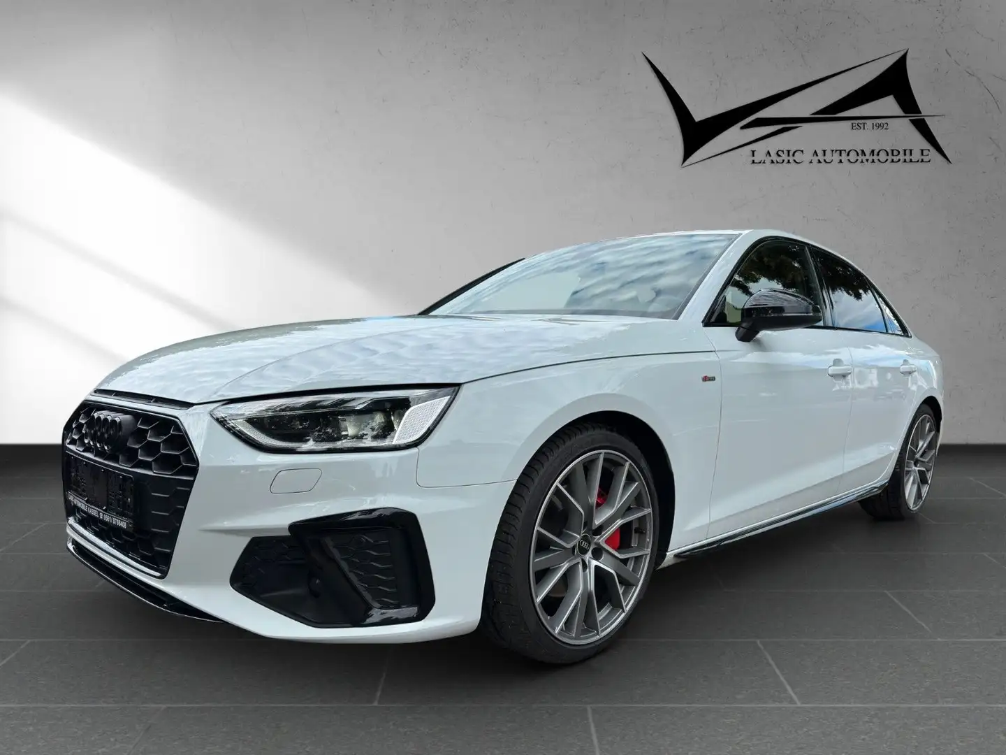 Audi A4 Lim. 40 TDI S line competition plus Blanc - 1