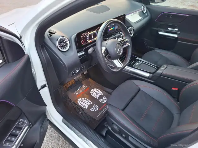 Mercedes-Benz GLA view 13