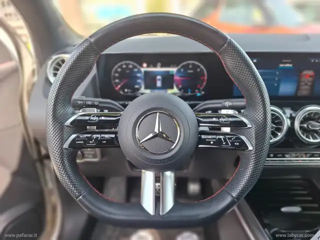 Mercedes-Benz GLA view 14