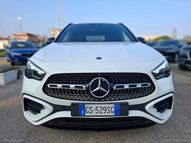 Mercedes-Benz GLA view 6
