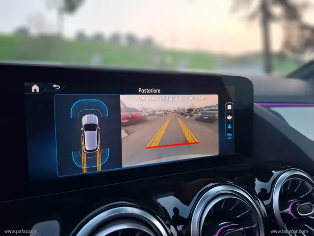 Mercedes-Benz GLA view 8