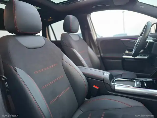 Mercedes-Benz GLA view 10