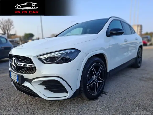 Mercedes-Benz GLA view 12