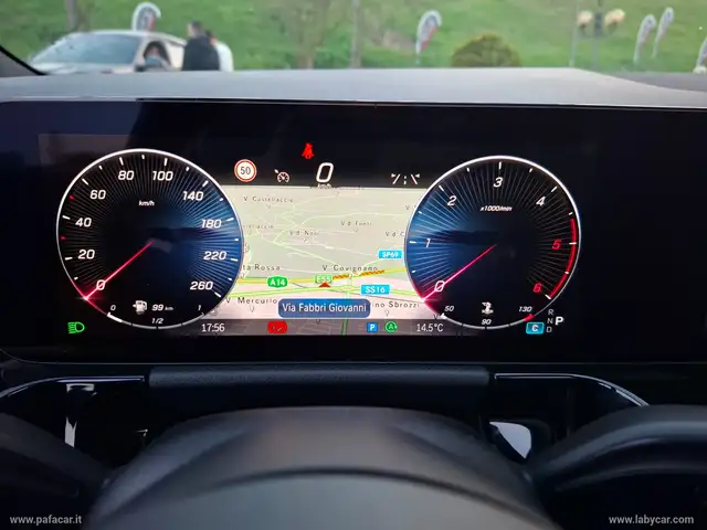 Mercedes-Benz GLA view 7