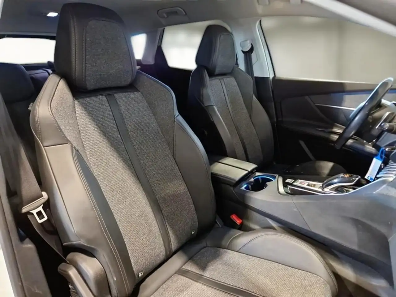 Peugeot 3008 BLUEHDI 130 EAT8 SES ALLURE SUV, миниатюра 10