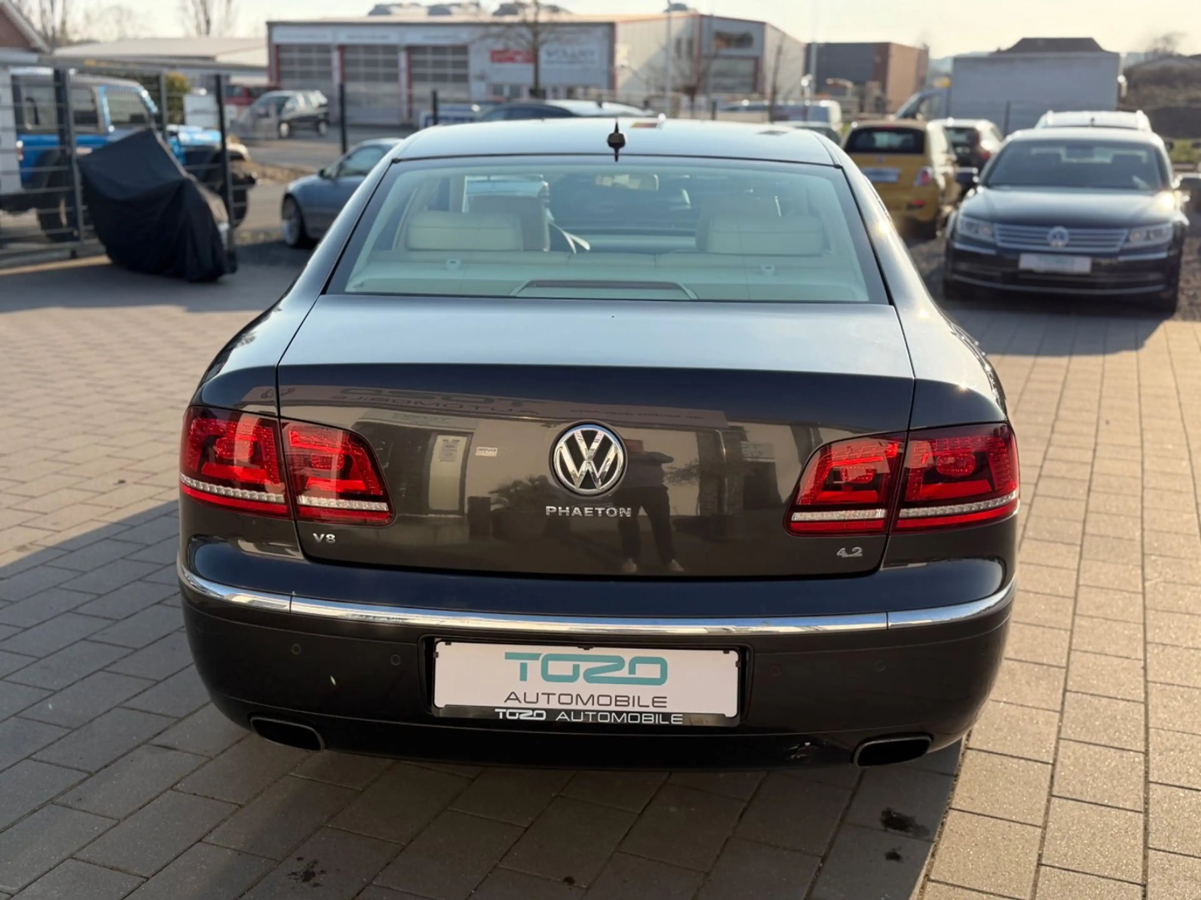 Volkswagen Phaeton V8 5-Sitzer 4Motion*KAMERA*NAVI*LEDER* — photo 7