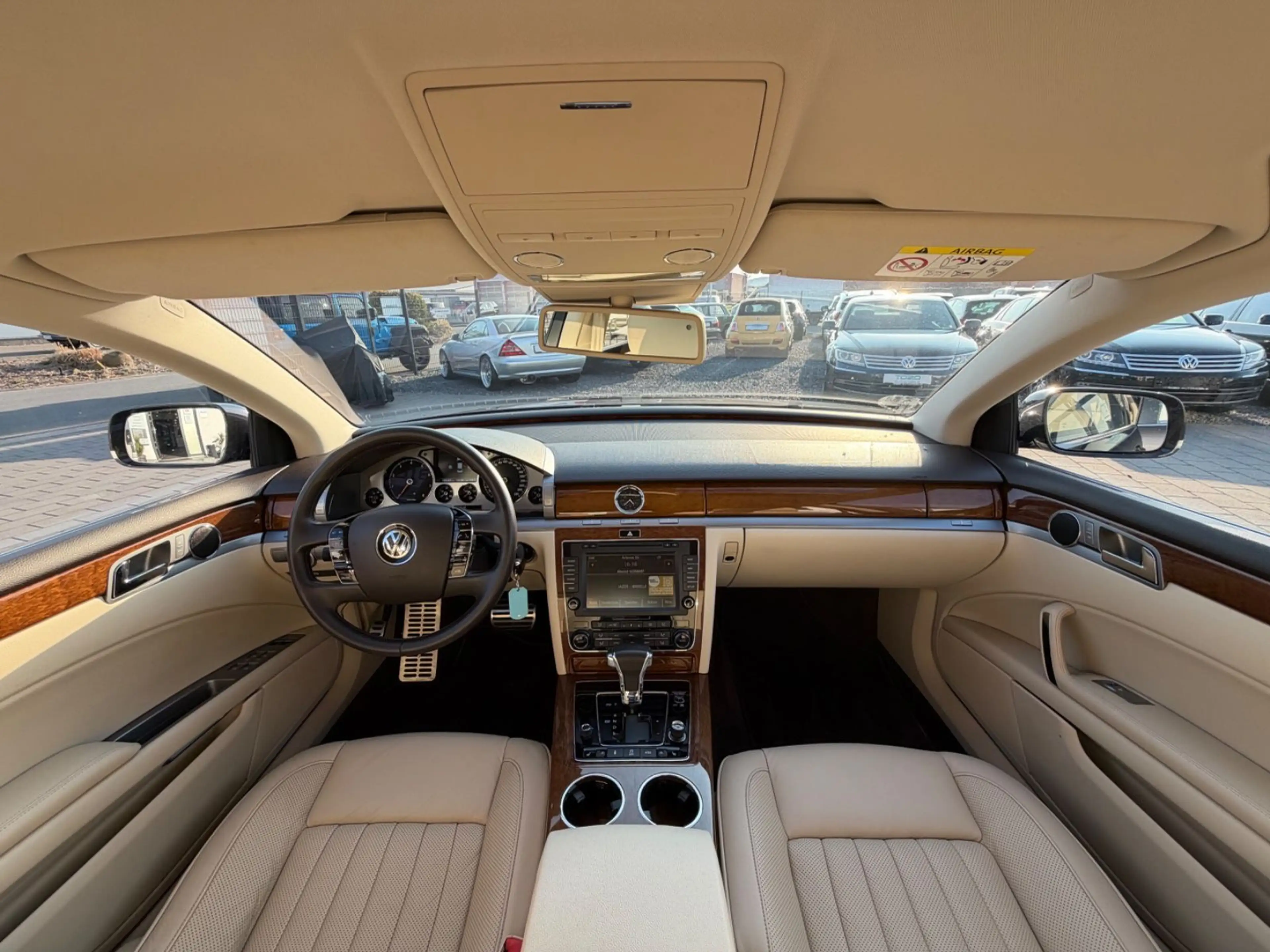 Volkswagen Phaeton V8 5-Sitzer 4Motion*KAMERA*NAVI*LEDER* — photo 10