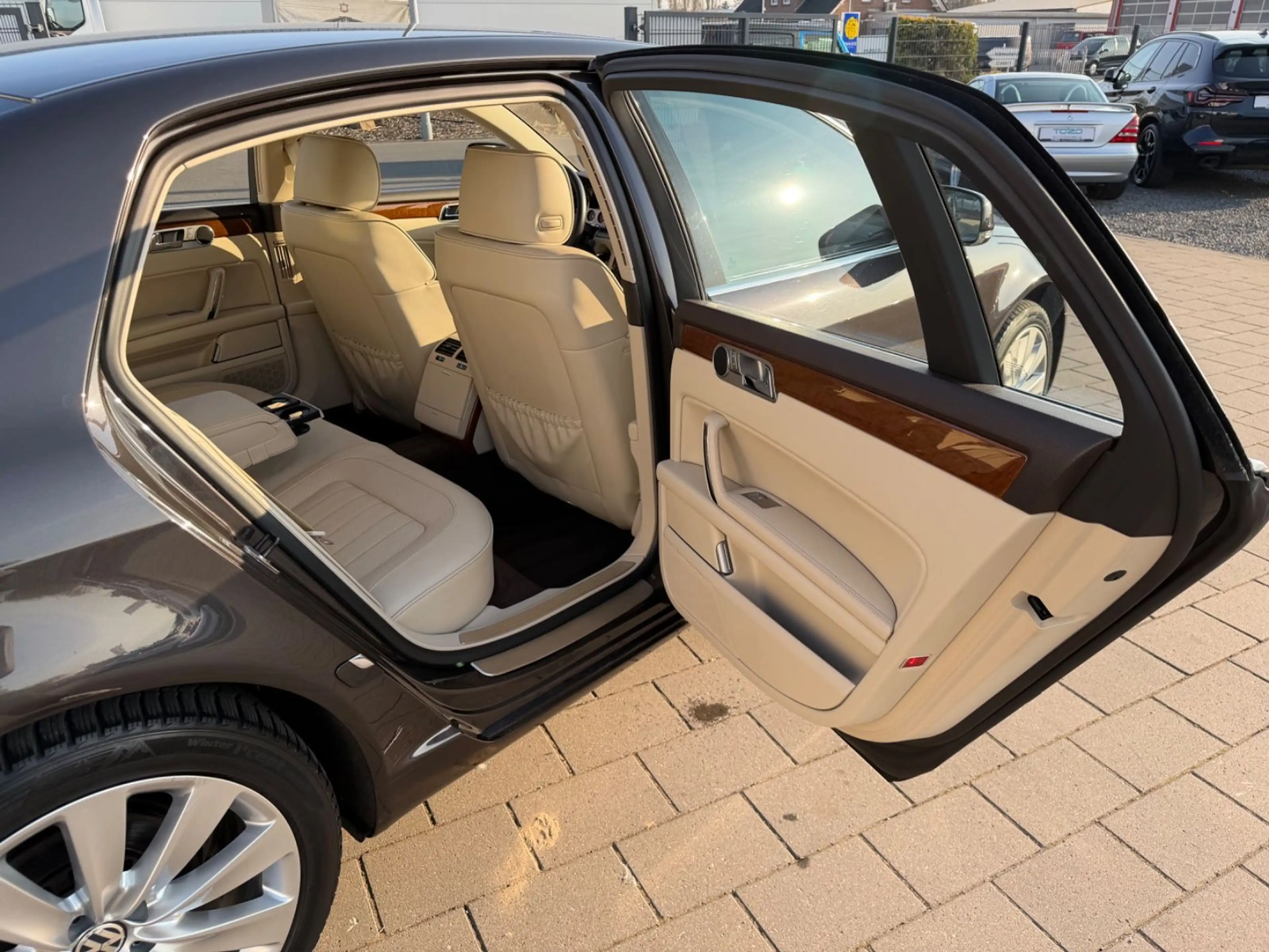 Volkswagen Phaeton V8 5-Sitzer 4Motion*KAMERA*NAVI*LEDER* — photo 15