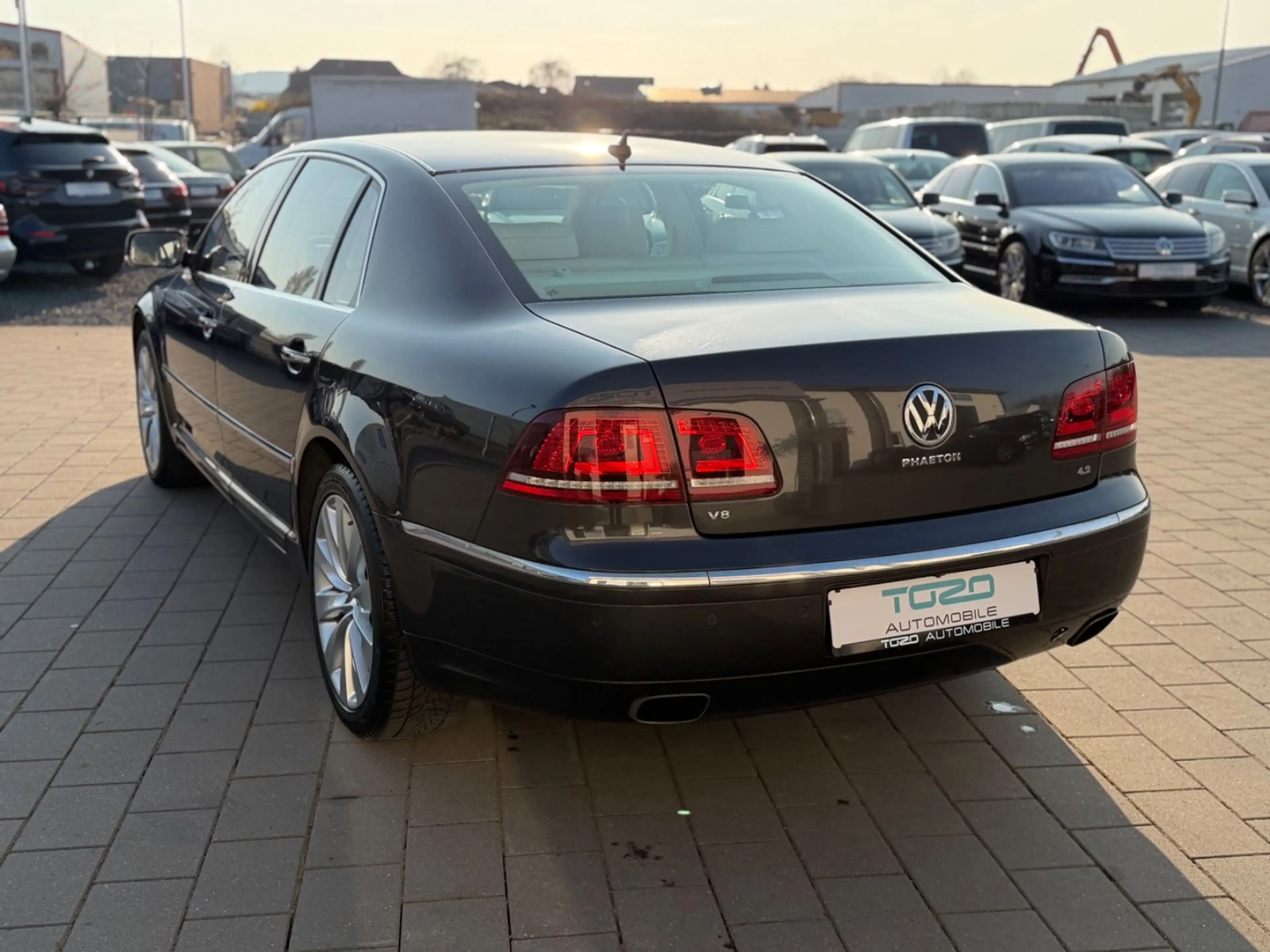 Volkswagen Phaeton V8 5-Sitzer 4Motion*KAMERA*NAVI*LEDER* — photo 6