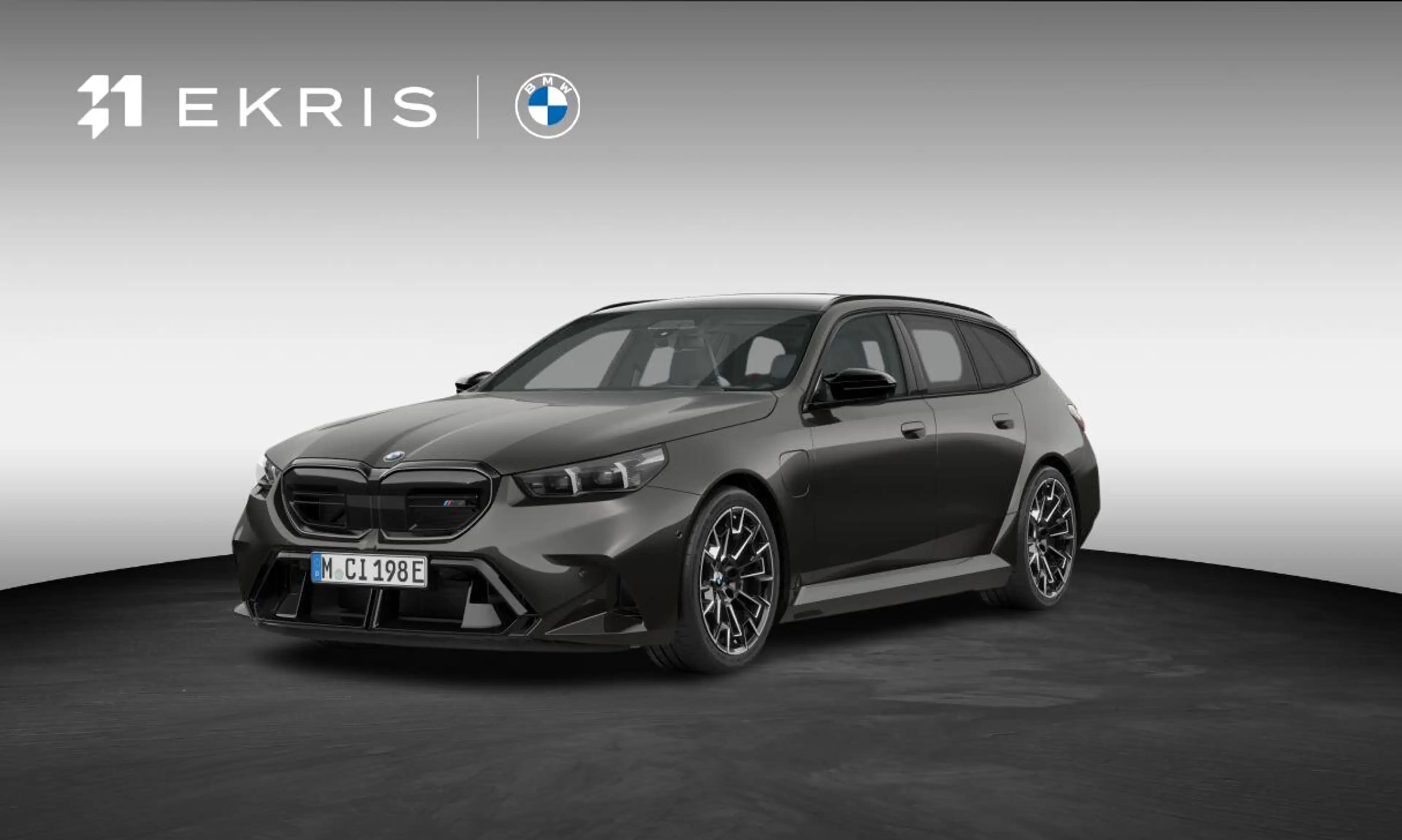 BMW M5 Touring | M Driver's Pack | Panoramadak | Driving