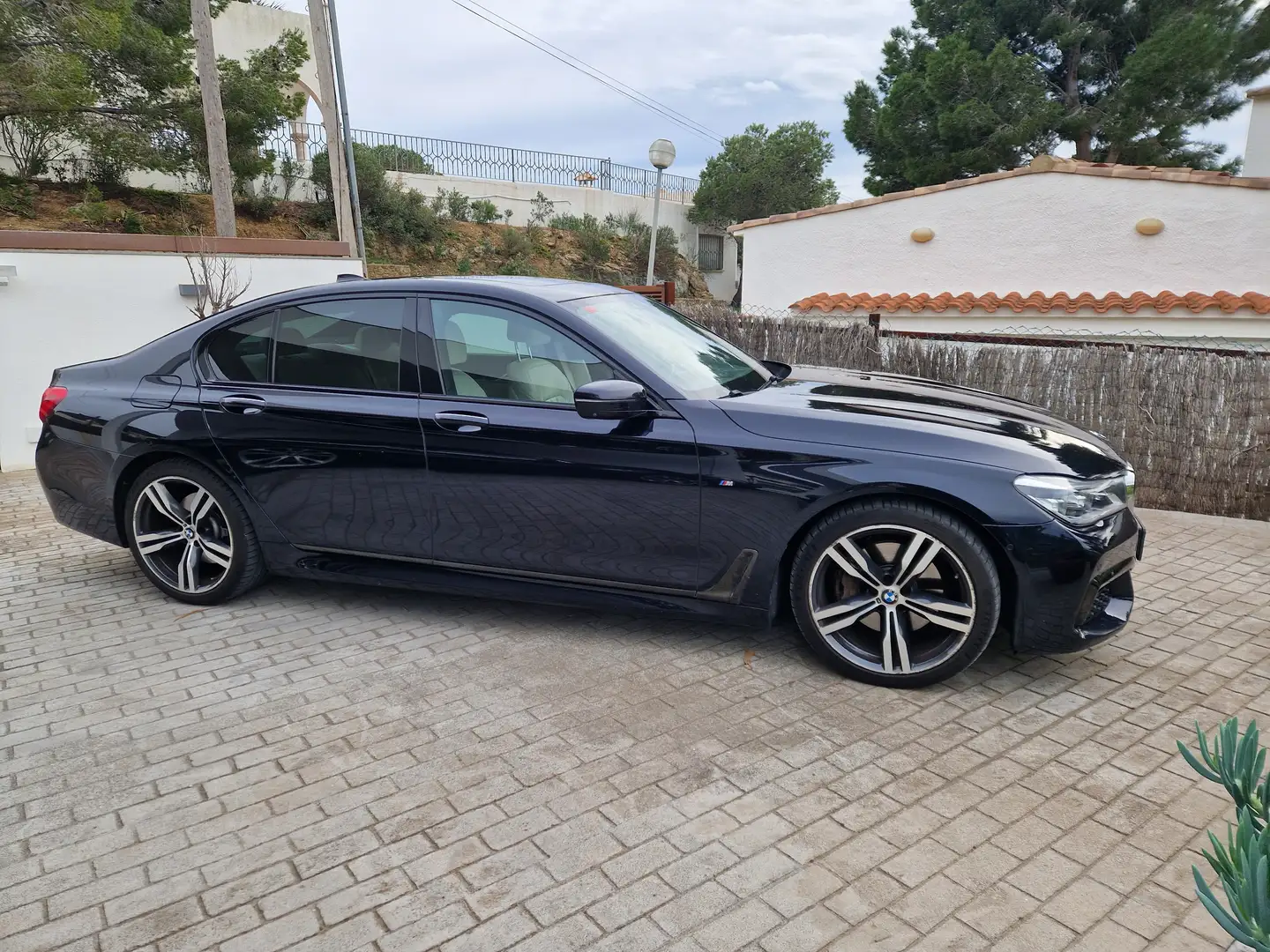 BMW 730 730dA xDrive Negro - 1