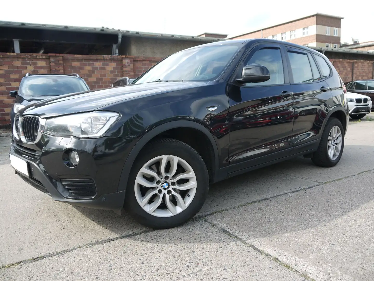 BMW X3 xDrive20d Advantage/Automatik/BT/SHZ Schwarz - 2