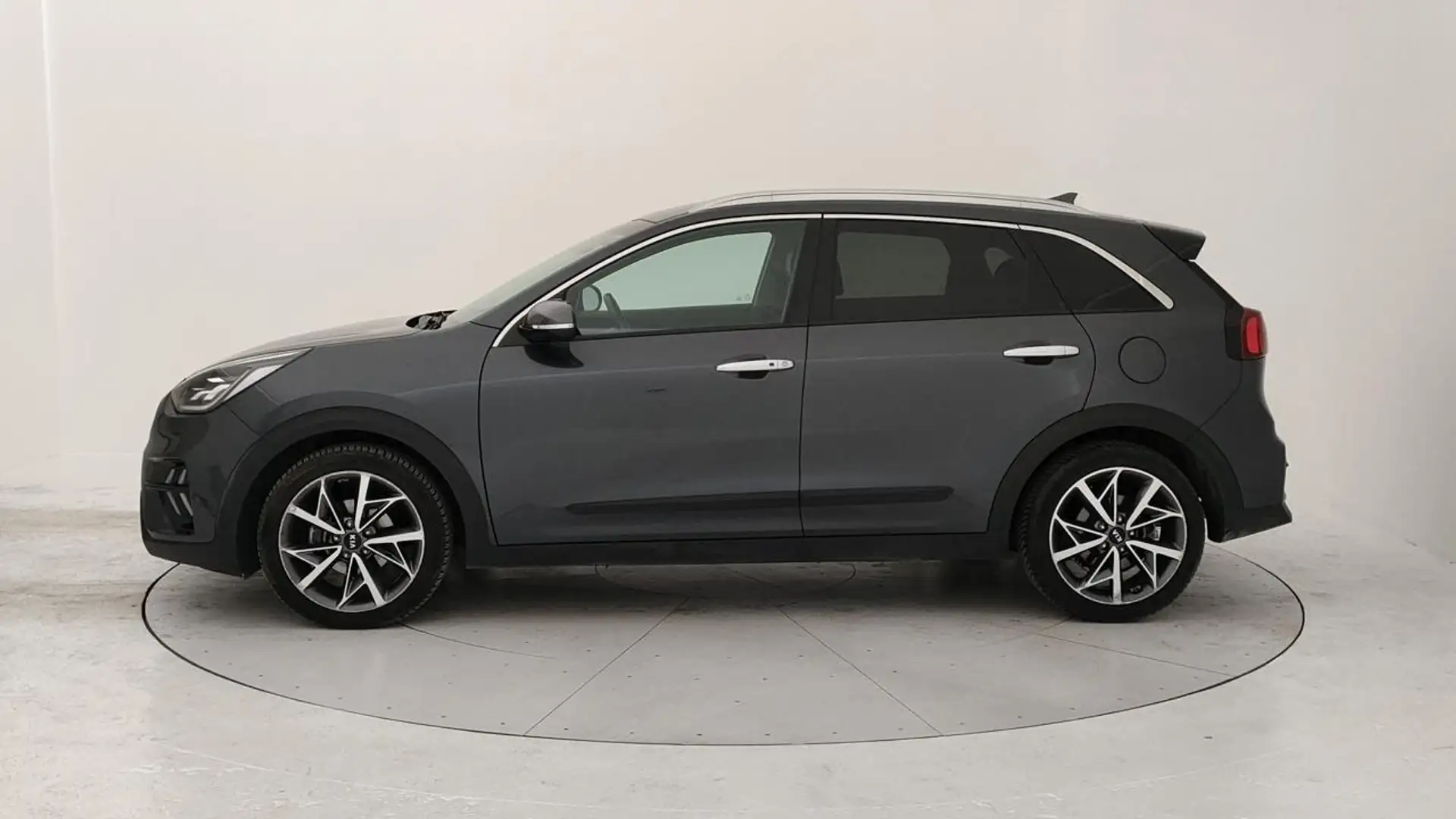 Kia Niro 1.6 gdi hev Evolution dct Grau - 2