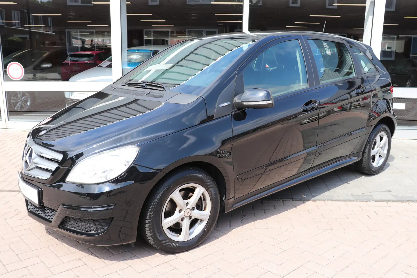 Mercedes-Benz B 170 BlueEFFICIENCY . APK tot 25-07-2026 Zwart - 2
