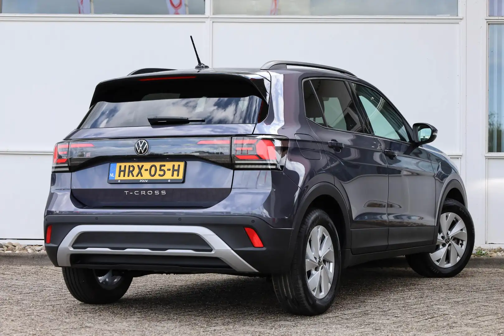 Volkswagen T-Cross 1.0 TSI 95pk Life Edition | Parkeersensoren | Clim Grijs - 2