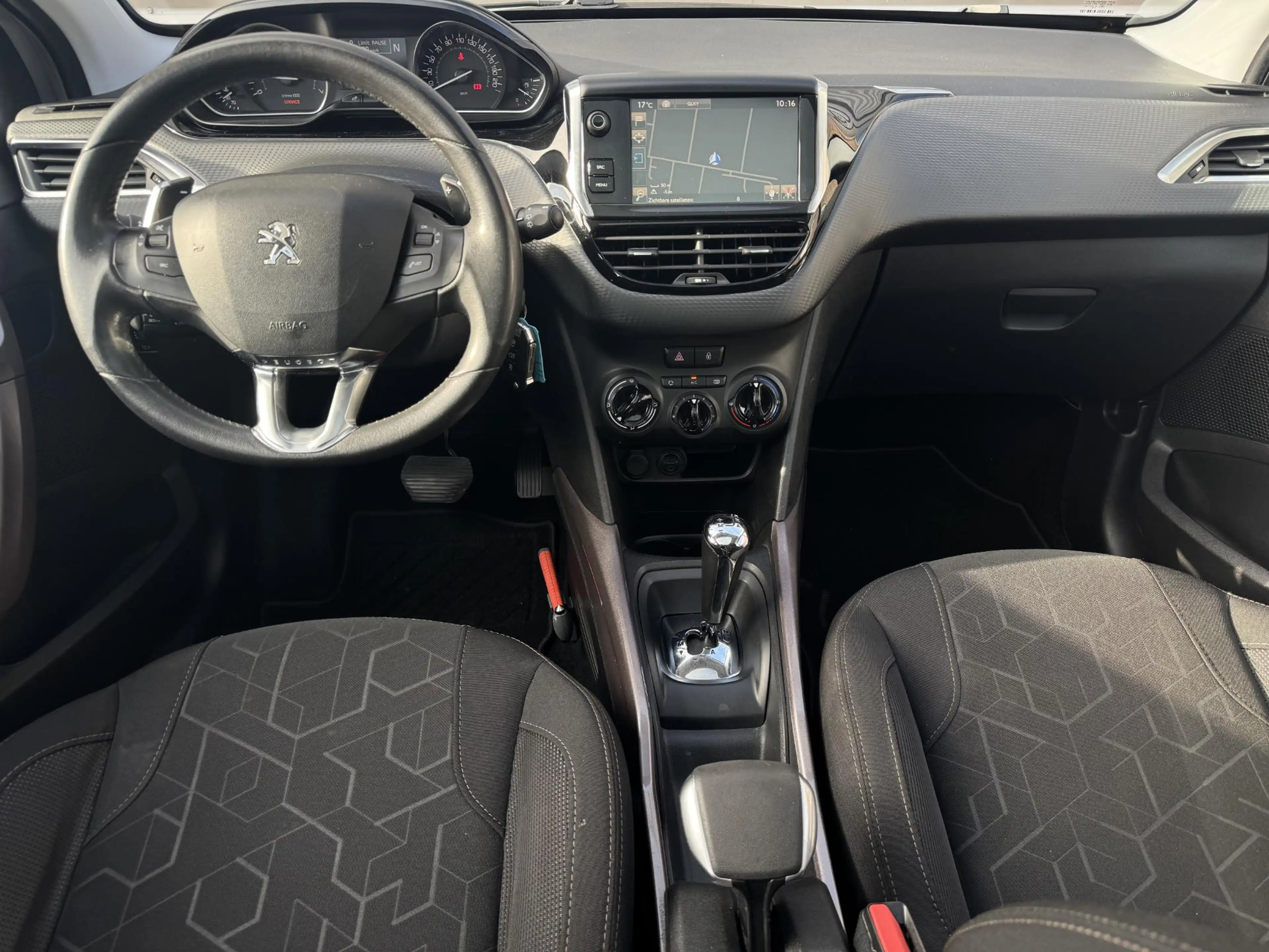 Peugeot 2008 1.2 PureTech Blue Lion Navi|Pano|Airco|Cruise|Trek — photo 13