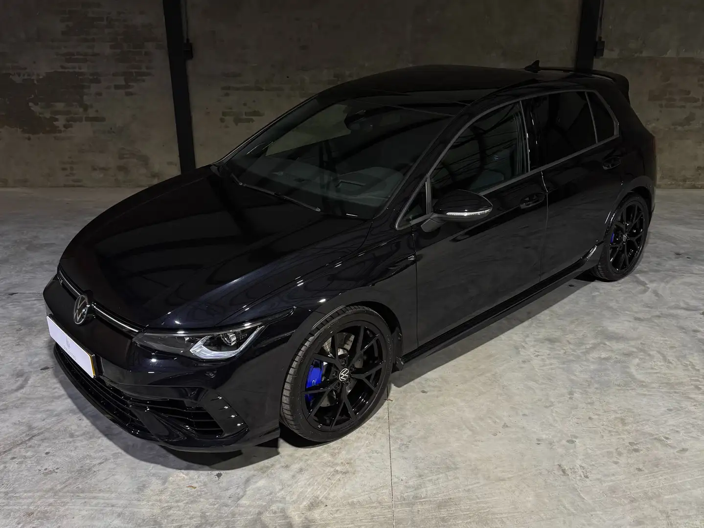 Volkswagen Golf 2.0 TSI R 4Motion Zwart - 2