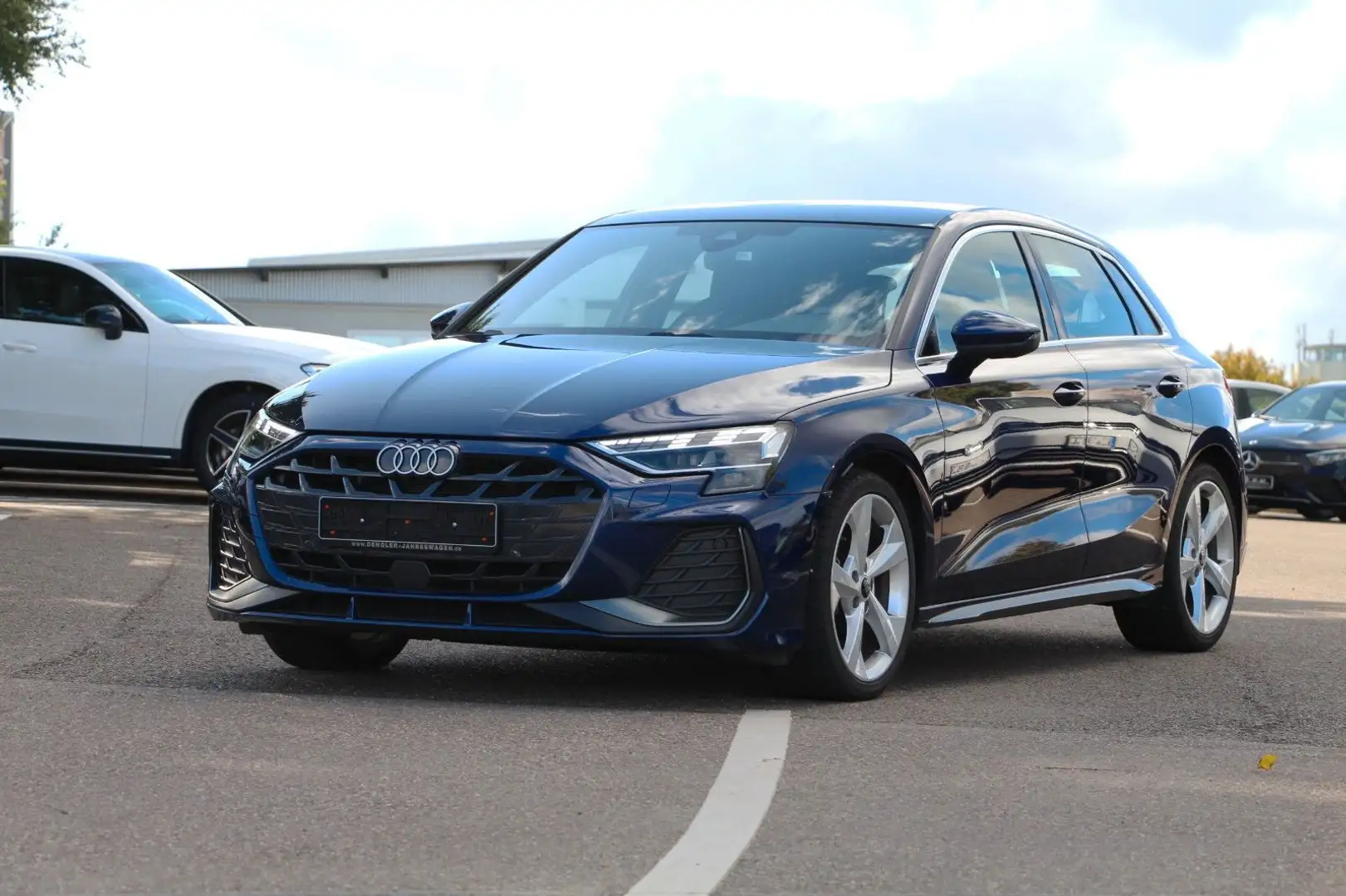 Audi A3 Sportback 35 TFSI S line Bleu - 1