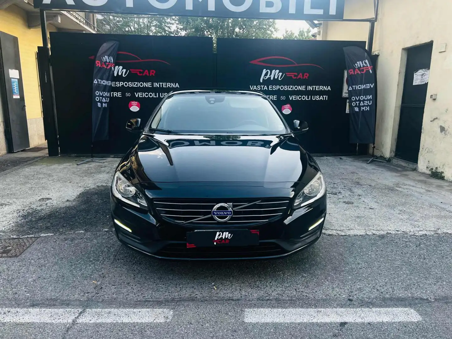 Volvo V60 D2 Geartronic R-design Momentum Nero - 2