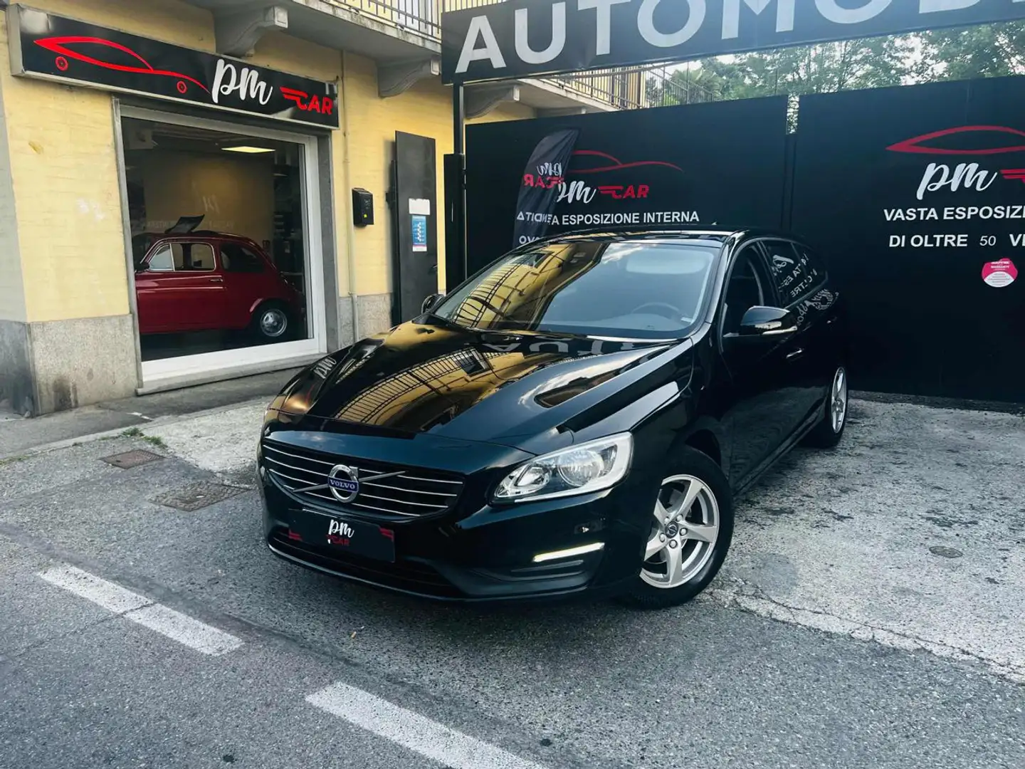 Volvo V60 D2 Geartronic R-design Momentum Nero - 1