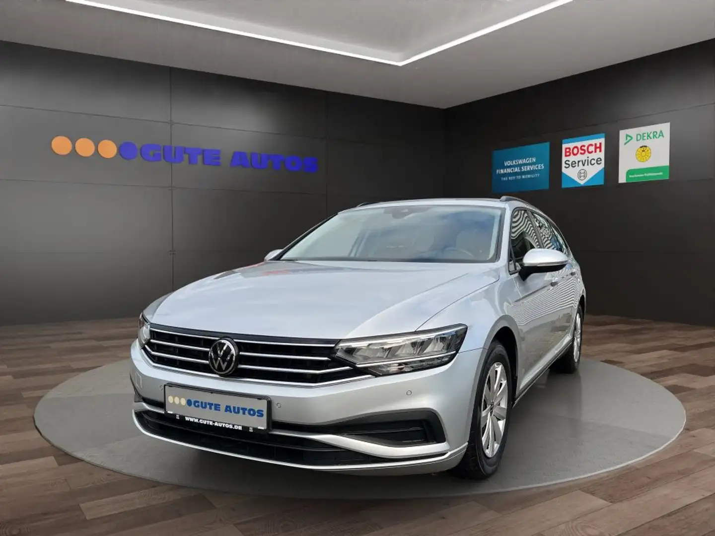 Volkswagen Passat Variant VW Passat Variant 2.0 TDI *PDC*KLIMA*KAMERA*ACC* Silber - 1