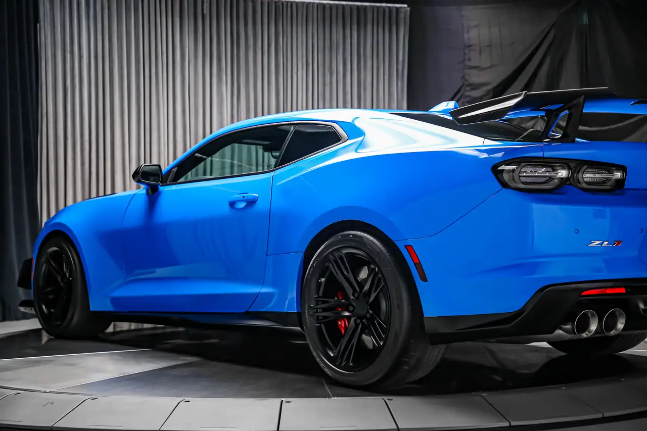 Chevrolet Camaro снимка Chevrolet Camaro
