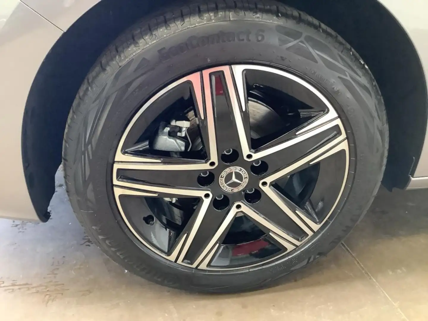 Mercedes-Benz T-Klasse T 180 d +MBUX+W-Paket+Navi+PDC+KAM+Keyl+AUT+FLA Grau - 2