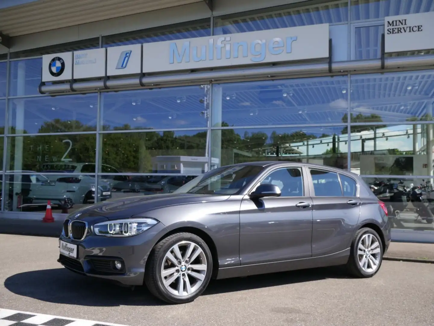 BMW 116 d Advantage Tempomat Sitzheiz. PDC AHK 17" LED Grigio - 2