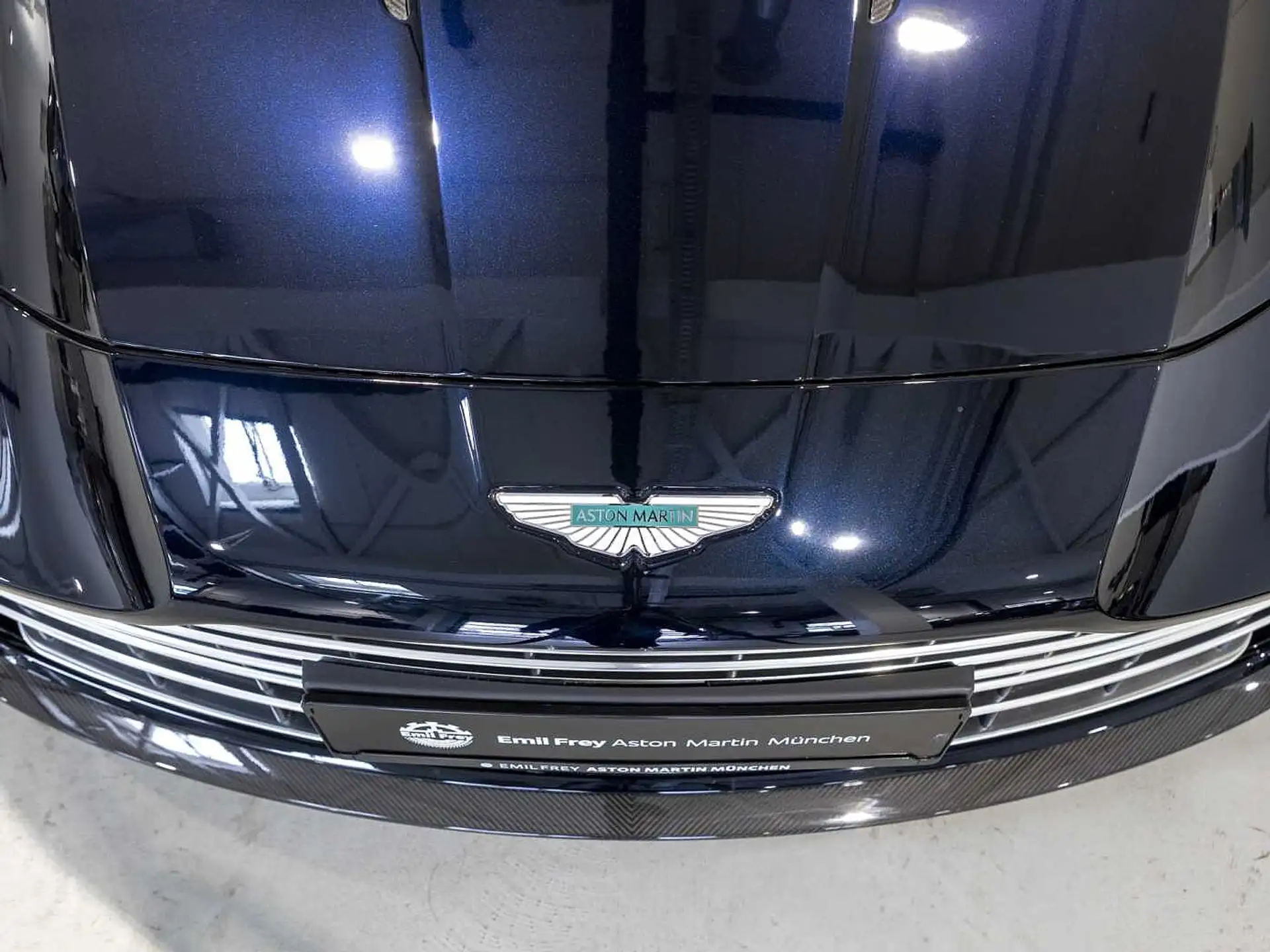 애스턴마틴 뱅퀴시 V12 Vanquish Coupé 2025 블랙 사진 5