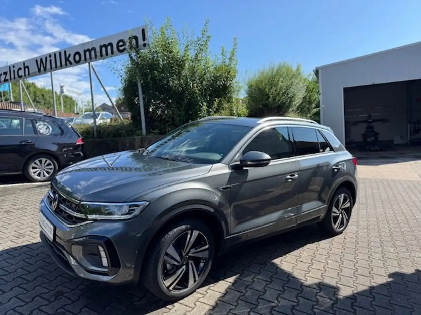 Volkswagen T-Roc 1.5TSI DSG R-Line *Kessy + el. Heckklappe*Navi vor Grey - 1