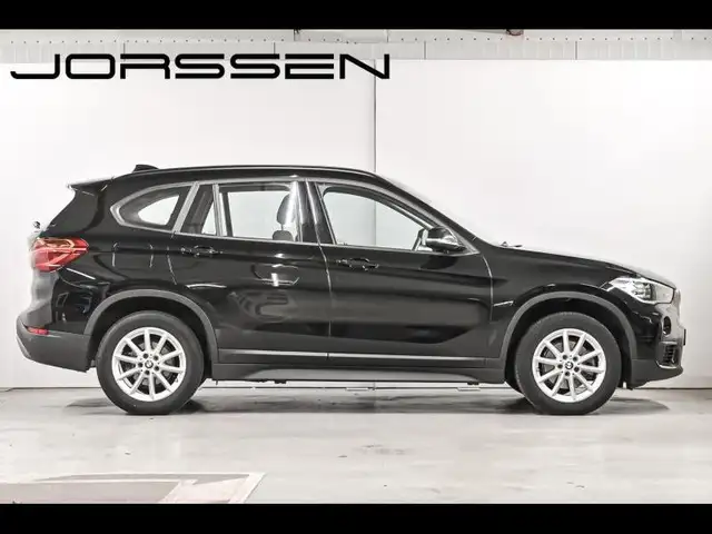 BMW X1 view 3