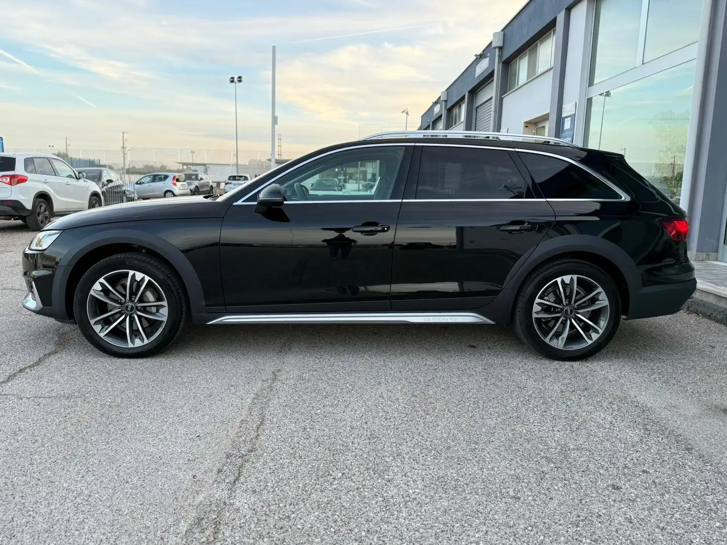 Audi A4 allroad MHEV 204 CV UNICO PROPRIETARIO Nero - 2