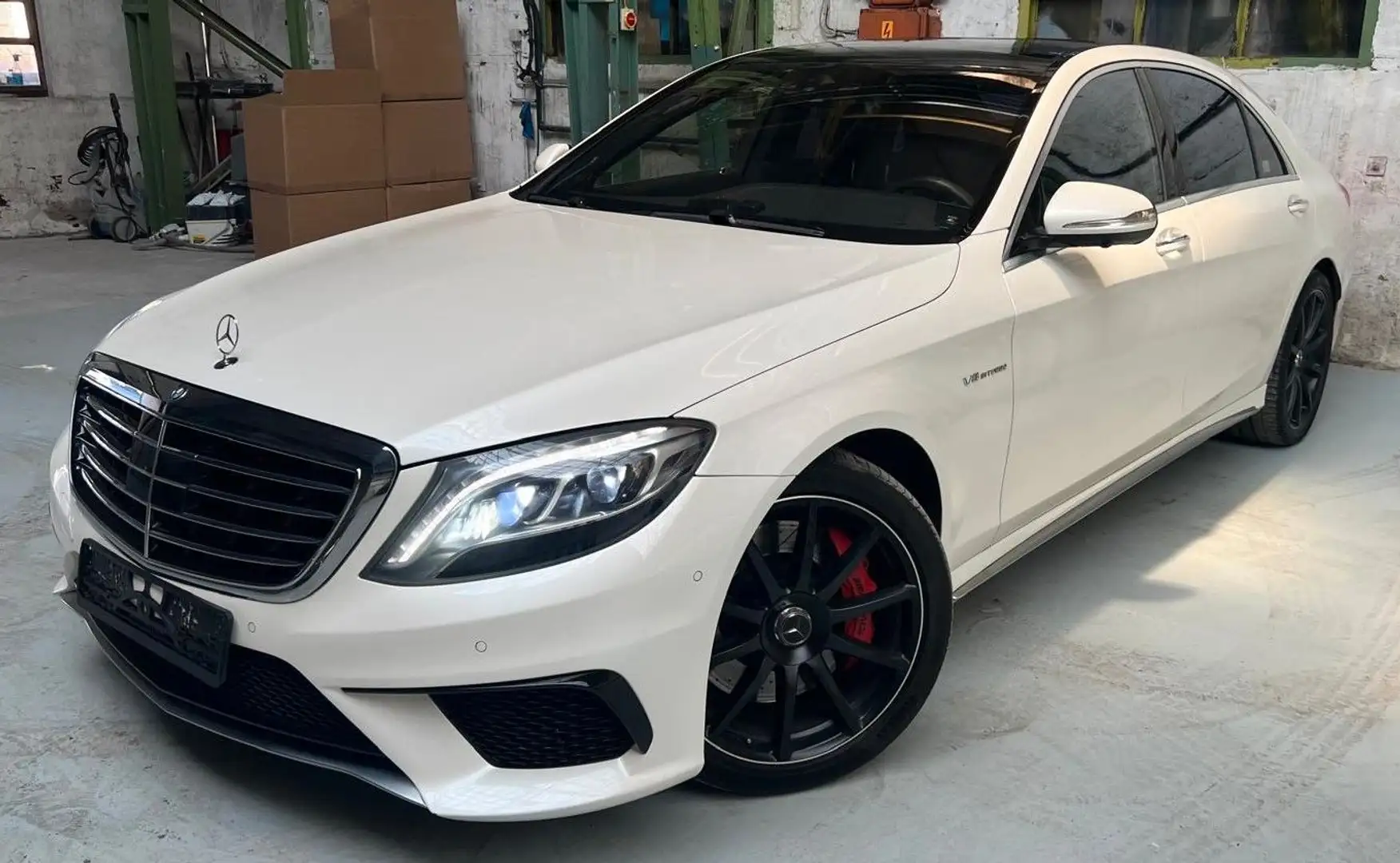Mercedes-Benz S 63 AMG S63 AMG 4 MATIC L Magic Package Bílá - 1