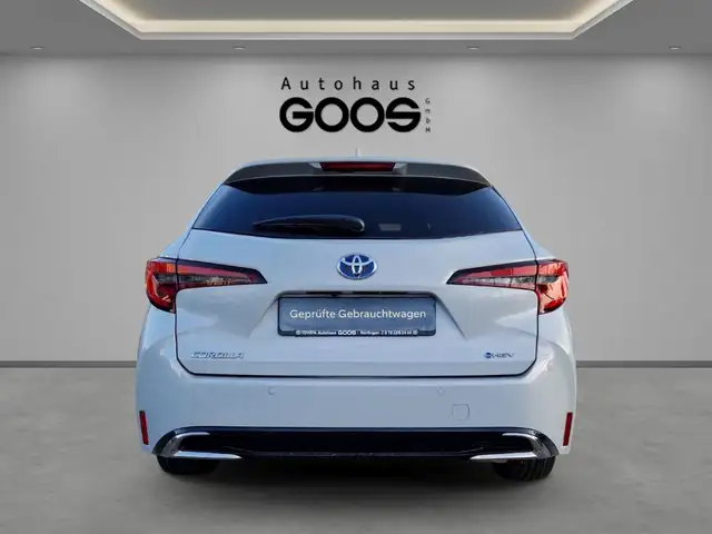 Toyota Corolla view 4