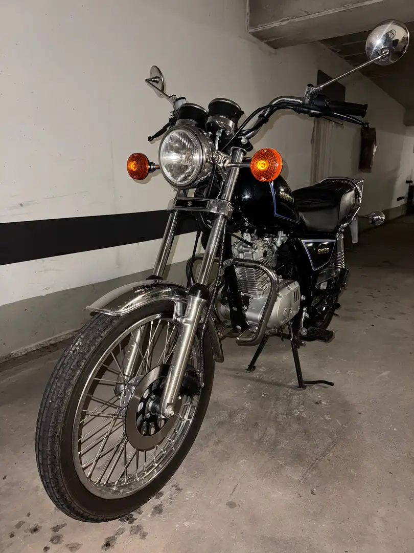 Suzuki GN 125 Black - 1
