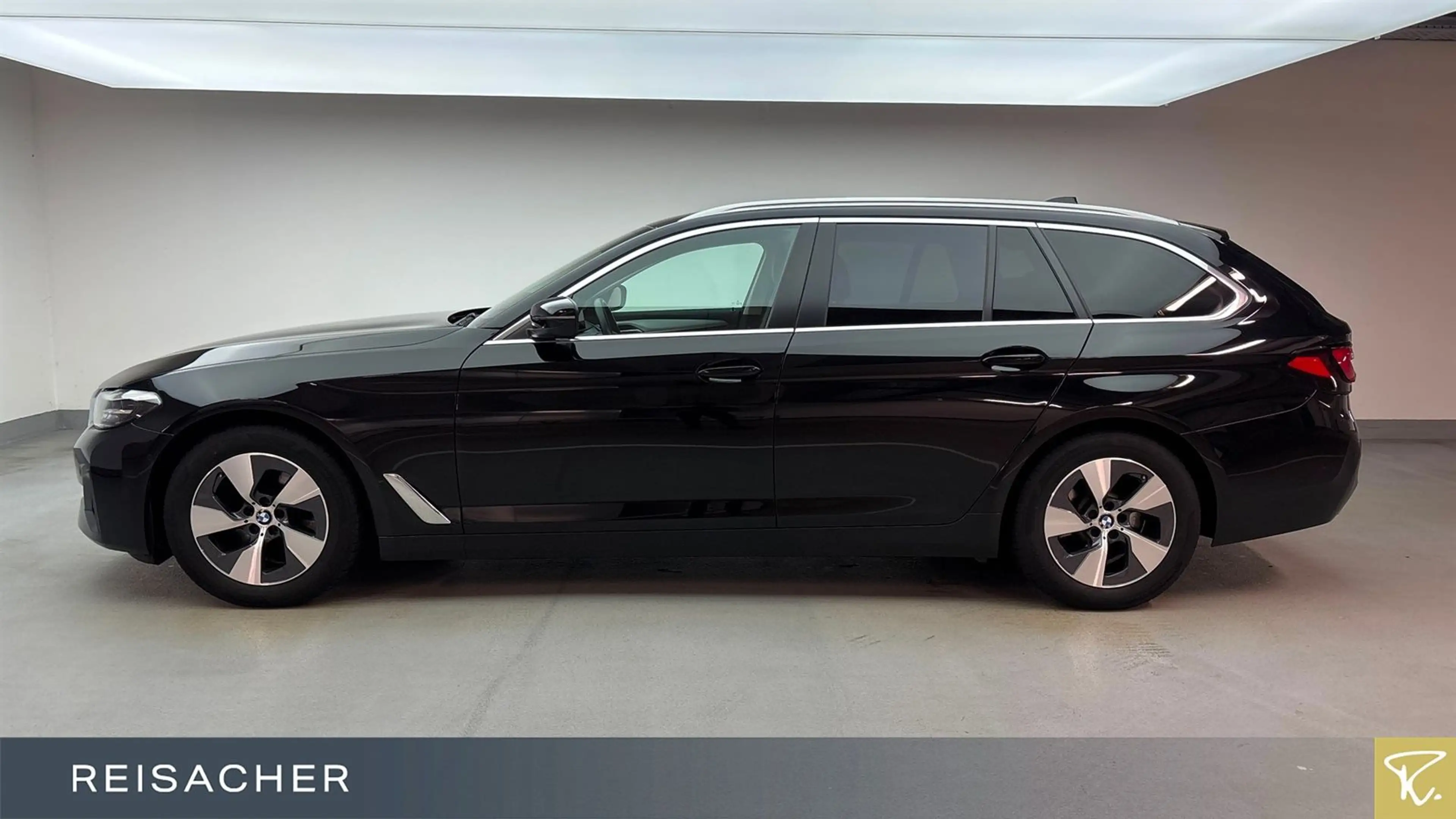 BMW 520 d A xDrive Tou LCProf,AHK,DAProf,SSV,ACC,RFK — photo 9