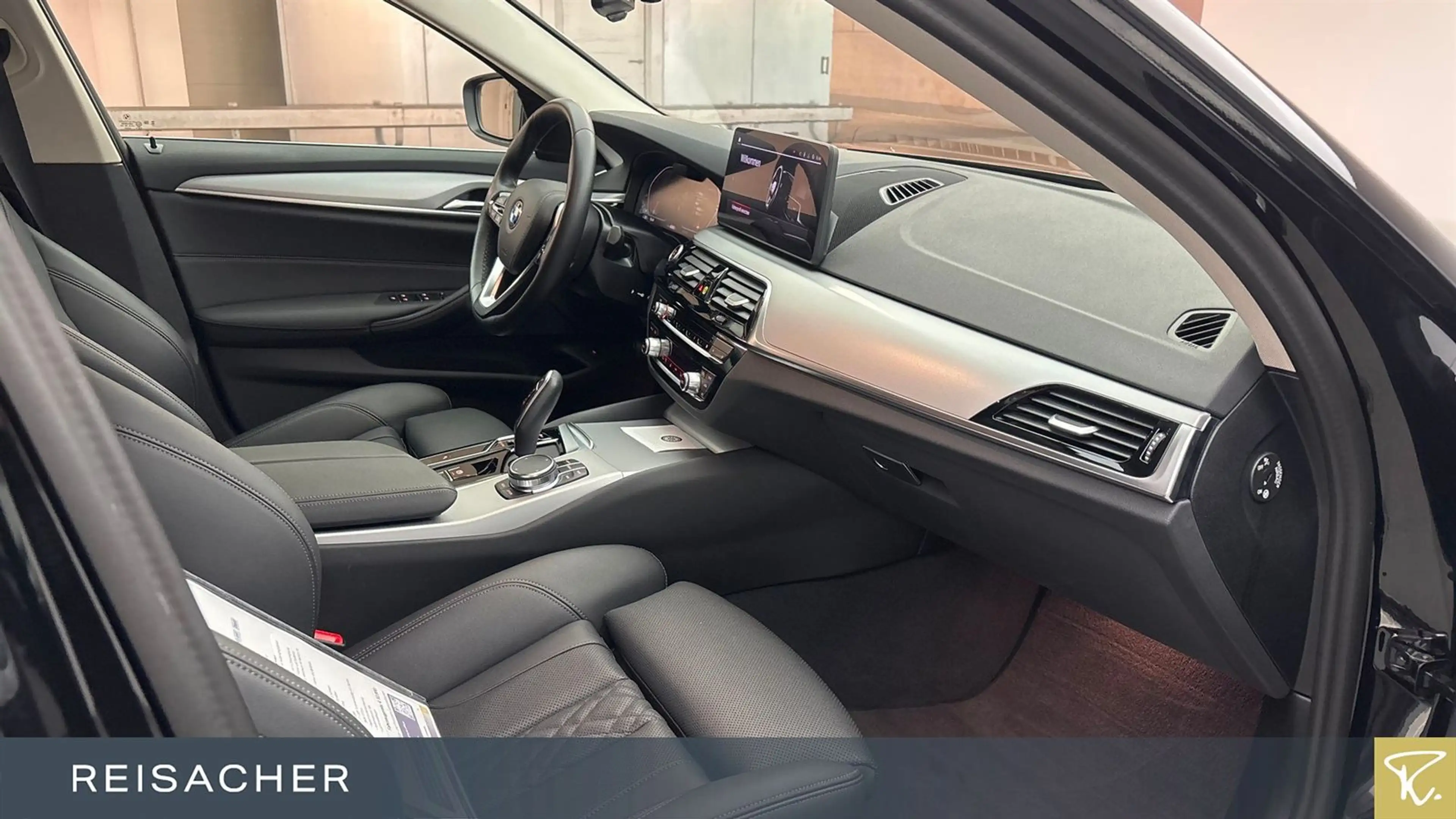 BMW 520 d A xDrive Tou LCProf,AHK,DAProf,SSV,ACC,RFK — photo 13