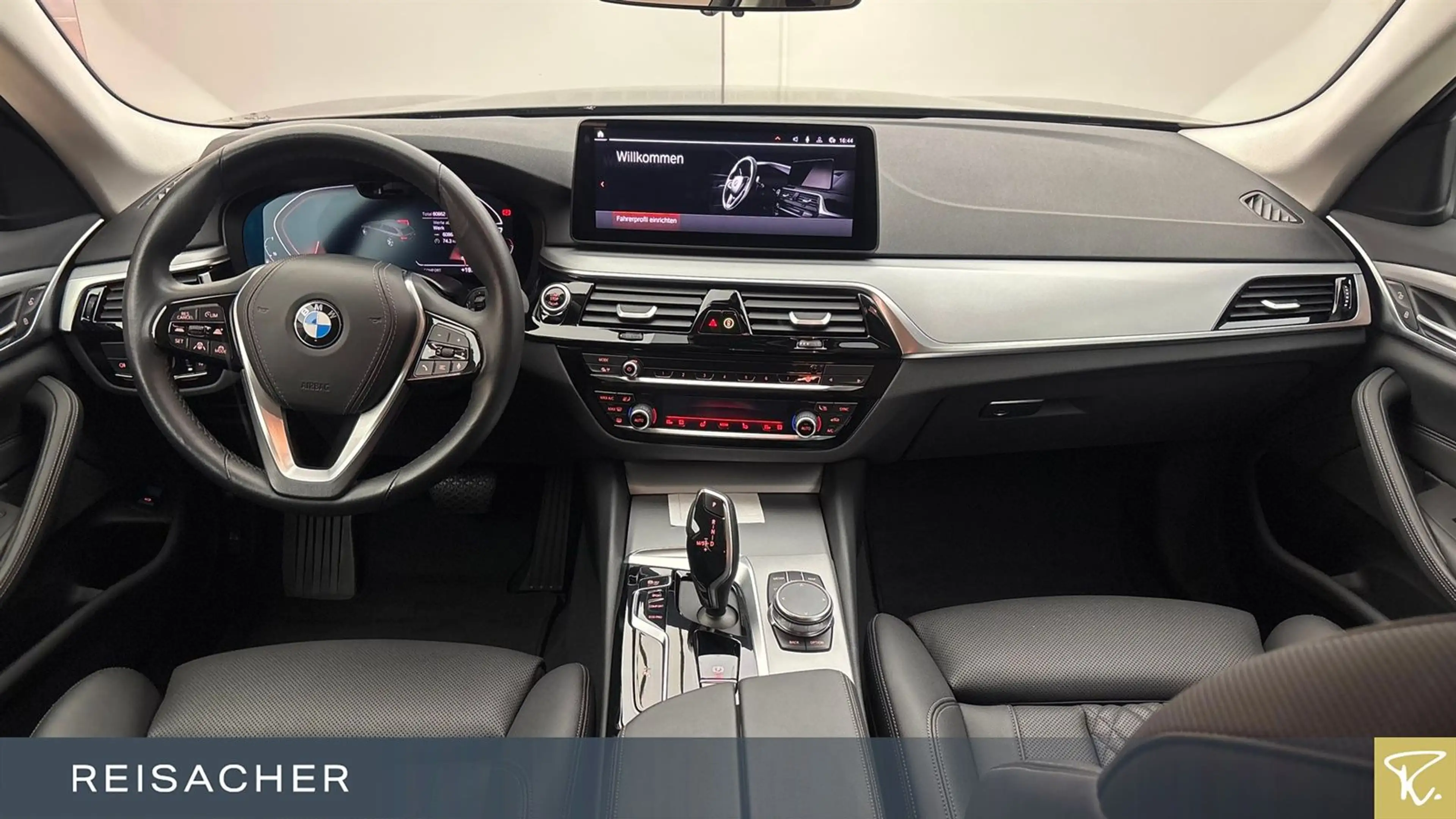 BMW 520 d A xDrive Tou LCProf,AHK,DAProf,SSV,ACC,RFK — photo 6