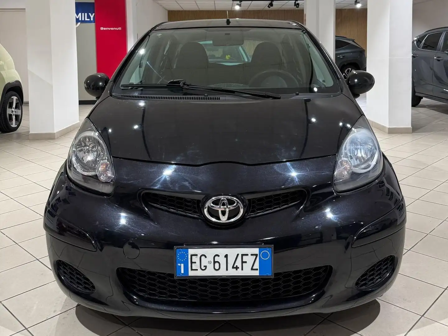 Toyota Aygo 5p 1.0 FL Schwarz - 1