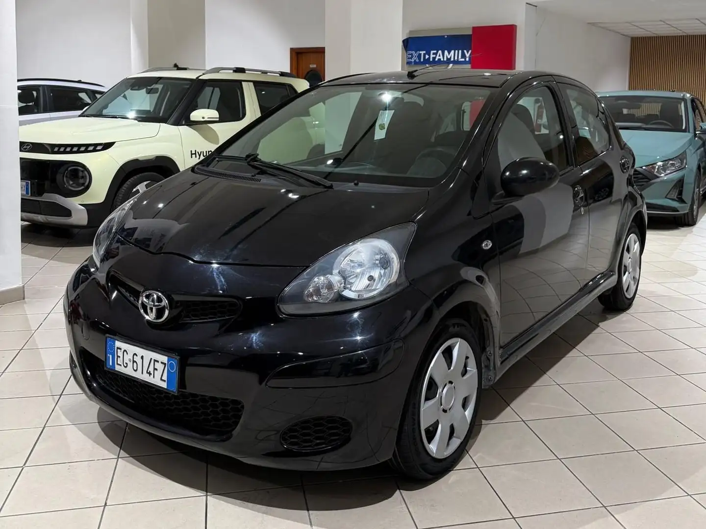 Toyota Aygo 5p 1.0 FL Schwarz - 2