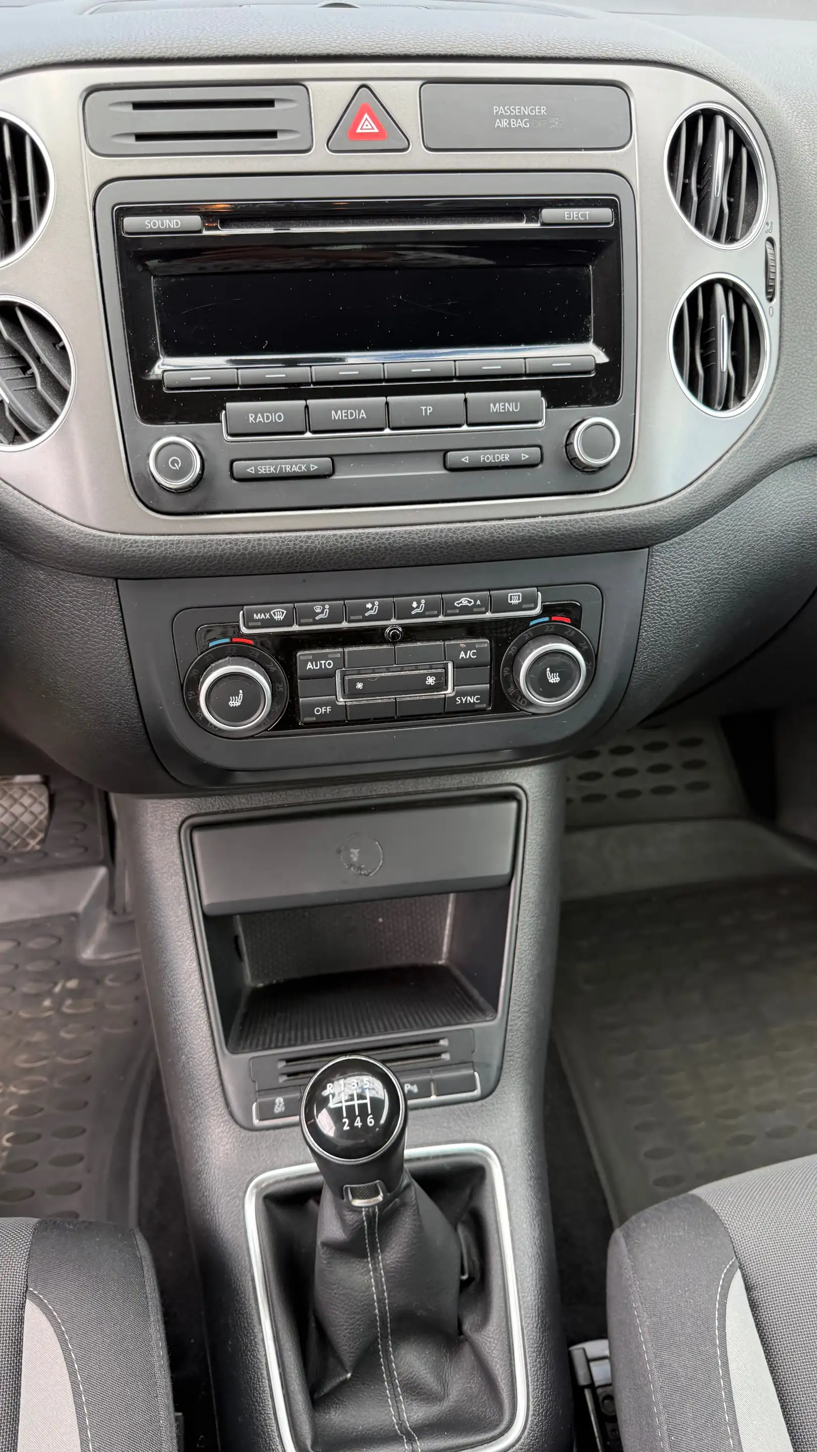 Volkswagen Golf Plus Life — photo 13