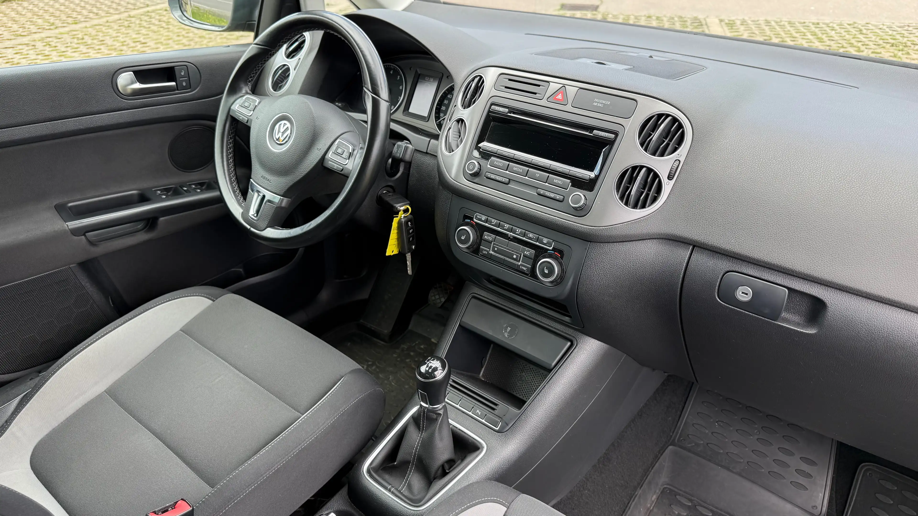 Volkswagen Golf Plus Life — photo 8