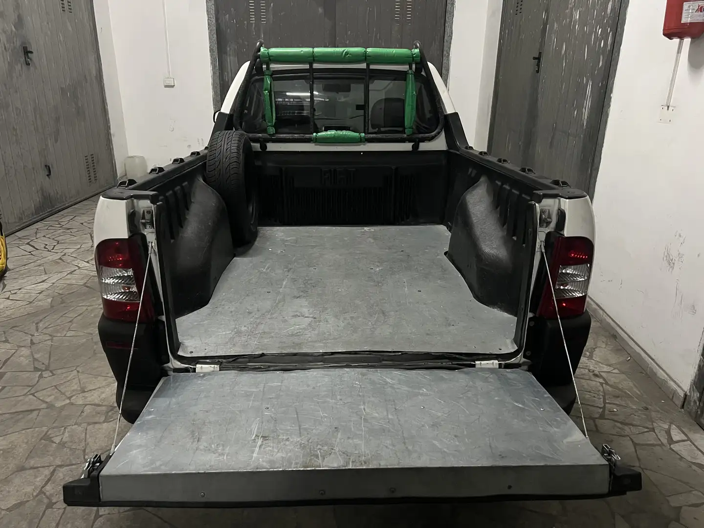 Fiat Strada Weiß - 2